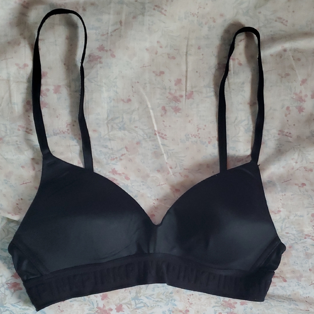 PINK Victoria's Secret Wear Everywhere Wireless Lightly Lined Bra
